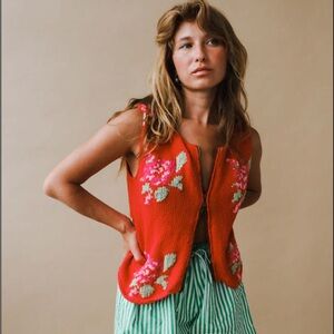 Tach Onika jaquard double slider zip front vest with floral pattern